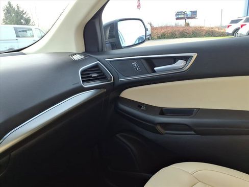 Used 2022 Ford Edge SEL w/ Convenience Package image 19