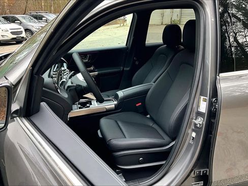 New 2026 Mercedes-Benz GLB 250 4MATIC image 14