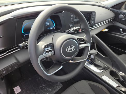 New 2026 Hyundai Elantra SE FWD image 9