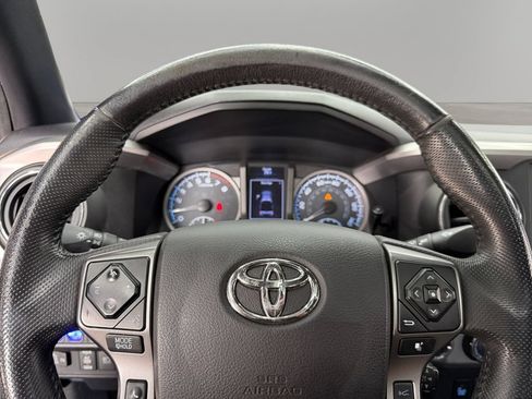 Used 2018 Toyota Tacoma Limited AWD/4WD image 18