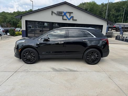 Used 2022 Cadillac XT5 Luxury w/ LPO, ONYX Package FWD image 6