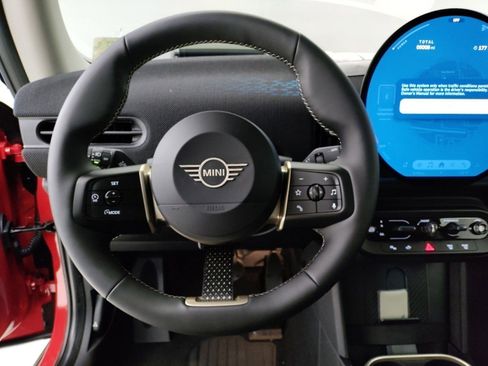 Used 2025 MINI Cooper 2-Door Hardtop image 14