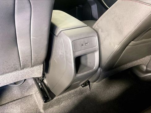 Used 2025 Chevrolet Trax RS w/ Sunroof Package FWD image 30