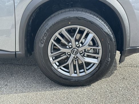 Used 2024 Nissan Rogue S image 12