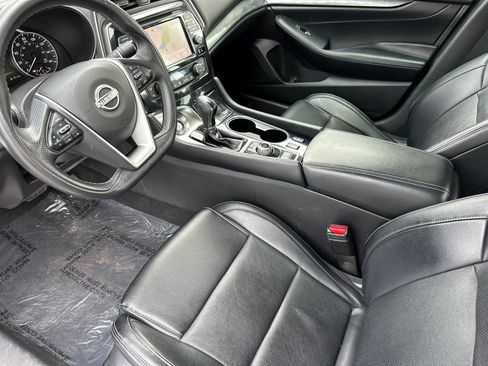 Used 2023 Nissan Maxima SV w/ Floor Mat Group FWD image 10