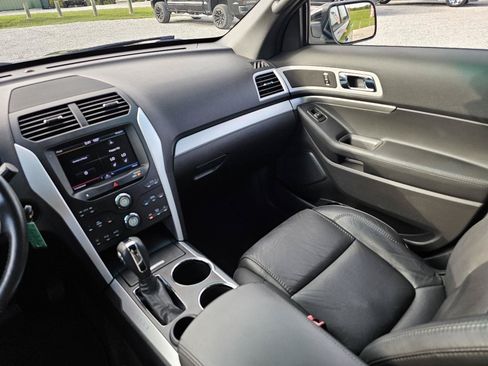 Used 2013 Ford Explorer XLT FWD image 49