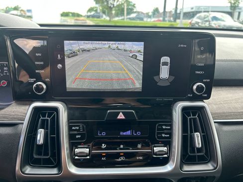 Used 2023 Kia Sorento EX w/ Panoramic Sunroof Package FWD image 18