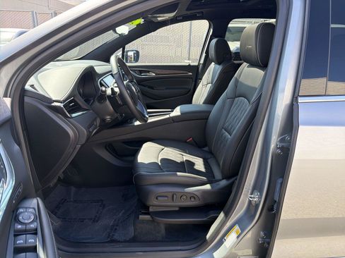 Used 2023 Buick Enclave Avenir w/ Avenir Technology Package FWD image 19