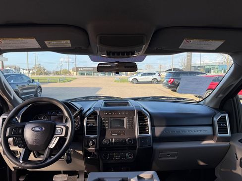 Used 2017 Ford F250 XLT w/ XLT Value Package image 22