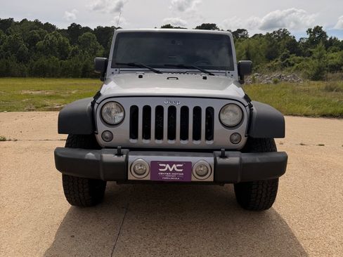 Used 2016 Jeep Wrangler Unlimited Sport w/ Quick Order Package 24S AWD/4WD image 2