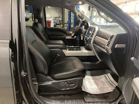 Used 2017 Ford F250 Lariat w/ Lariat Value Package AWD/4WD image 4