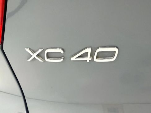 Used 2022 Volvo XC40 P8 Recharge Plus AWD/4WD image 10