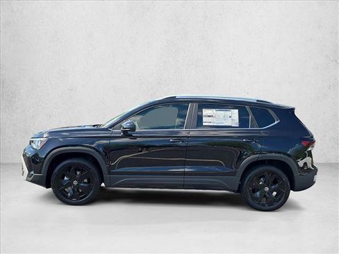 New 2026 Volkswagen Taos SE FWD image 9