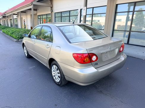 Used 2004 Toyota Corolla LE FWD image 3