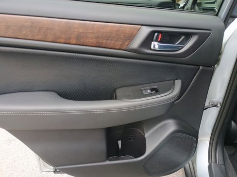 Used 2016 Subaru Outback 3.6R Limited image 15