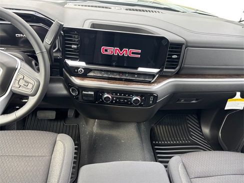 New 2026 GMC Sierra 1500 SLE image 11