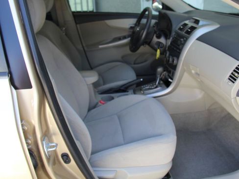 Used 2012 Toyota Corolla LE FWD image 23