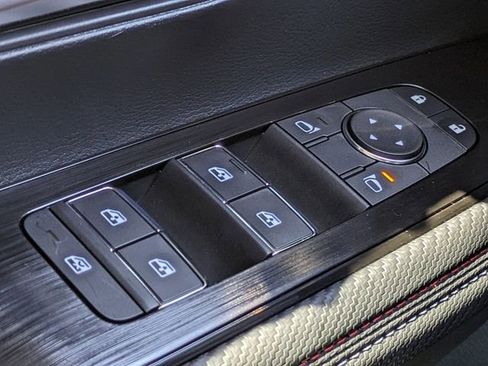 New 2026 Nissan Kicks SR image 23