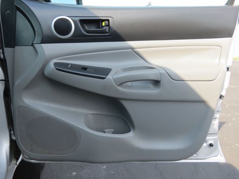 Used 2012 Toyota Tacoma PreRunner w/ TRD Off-Road Pkg image 30