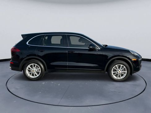 Used 2018 Porsche Cayenne Sport Utility 4D image 6
