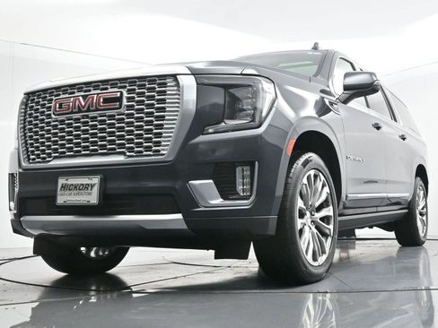 Used 2021 GMC Yukon XL Denali w/ Denali Premium Package AWD/4WD image 49