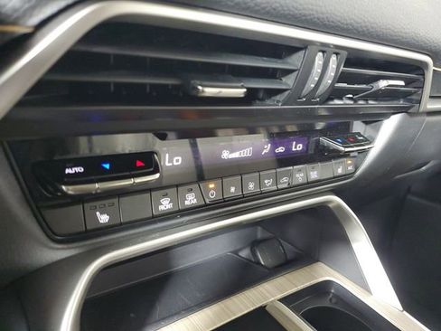 Certified 2024 MAZDA CX-90 Plug-In Hybrid w/ Preferred AWD/4WD image 32