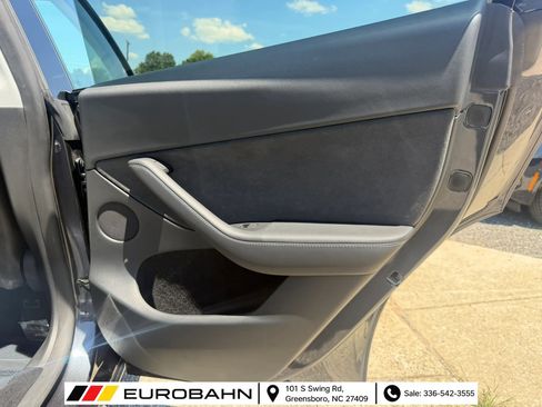Used 2024 Tesla Model Y Long Range AWD/4WD image 18
