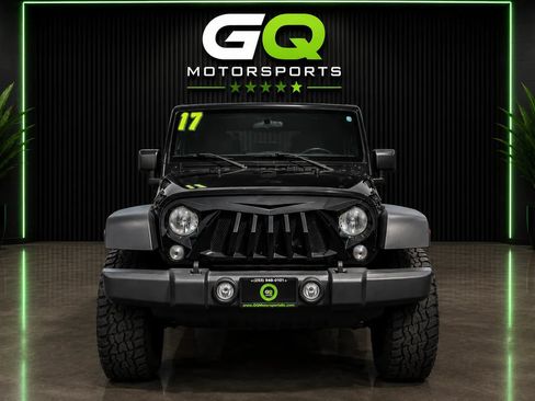 Used 2017 Jeep Wrangler Unlimited Sport w/ Connectivity Group AWD/4WD image 2