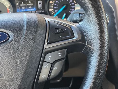 Used 2018 Ford Fusion SE FWD image 16