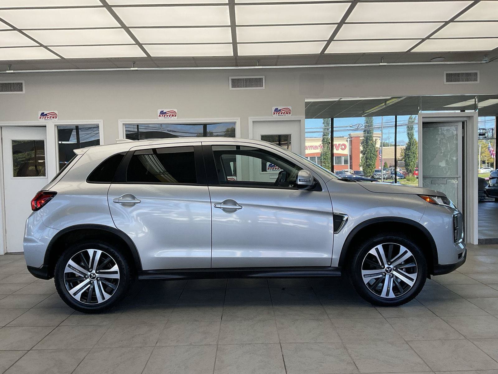 Used 2025 Mitsubishi Outlander Sport SE AWD/4WD image 4