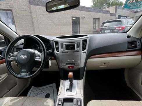 Used 2014 Subaru Outback 2.5i Limited w/ Moonroof Package AWD/4WD image 17