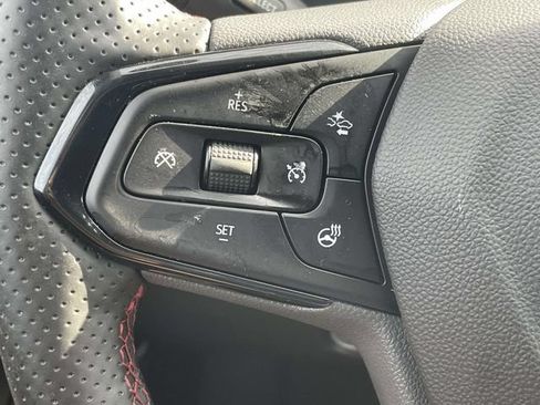 Used 2025 Chevrolet Trax RS w/ Driver Confidence Package FWD image 21