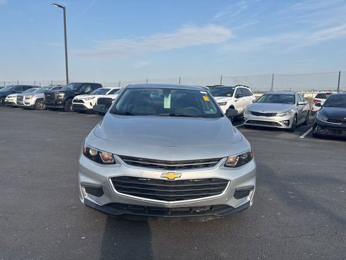 Used 2017 Chevrolet Malibu LS image 8