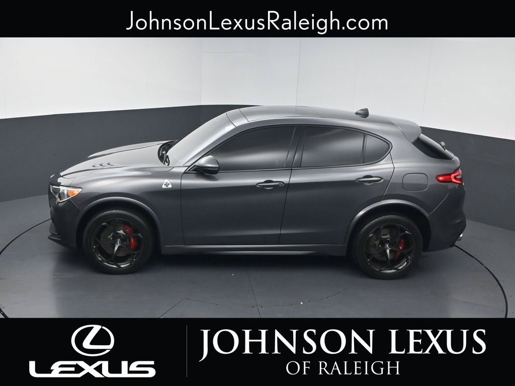 Used 2018 Alfa Romeo Stelvio Quadrifoglio w/ Driver Assist Dynamic Package AWD/4WD image 31