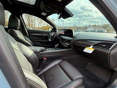 Used 2025 Cadillac CT5 V w/ Technology Package image 90