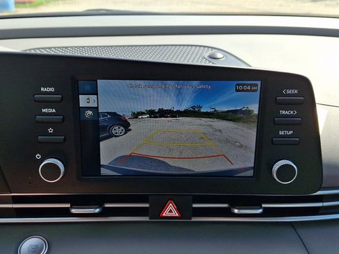 Certified 2025 Hyundai Elantra Sport FWD image 17