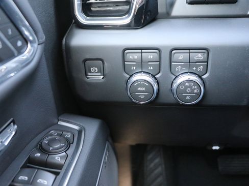 New 2026 GMC Sierra 1500 Denali w/ Denali Reserve Package image 12