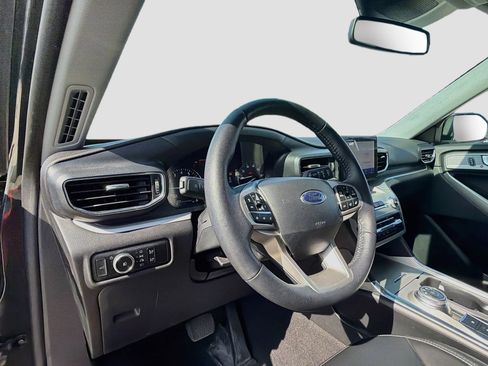 Used 2024 Ford Explorer XLT w/ Equipment Group 202A AWD/4WD image 11