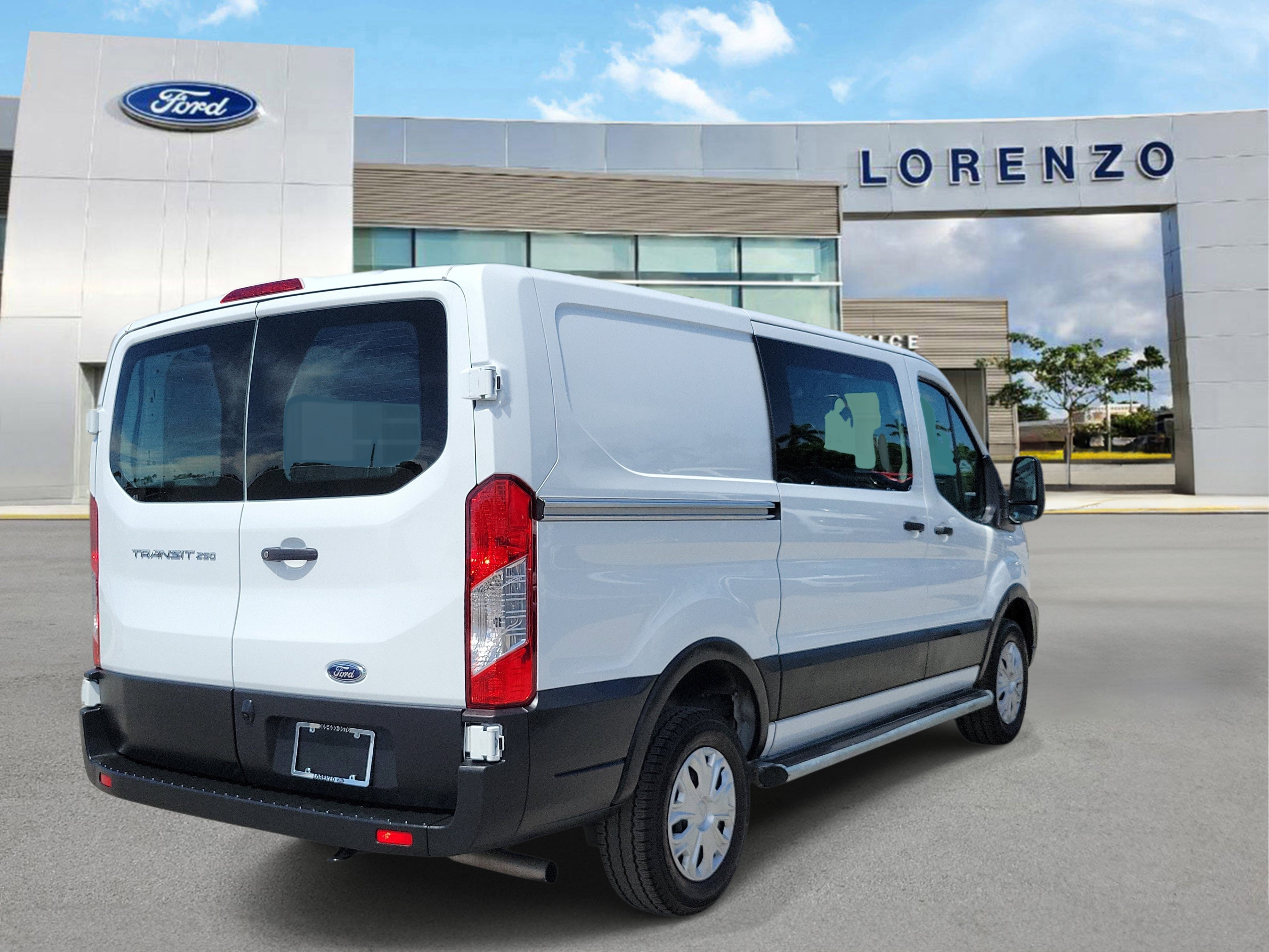 Used 2025 Ford Transit 250 Low Roof w/ Exterior Upgrade Package RWD image 5