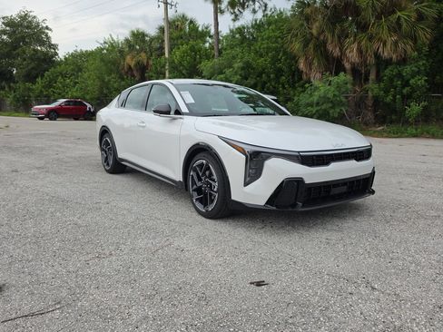 New 2026 Kia K4 GT-Line FWD image 2