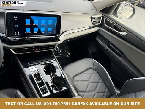 Used 2025 Volkswagen Atlas Peak Edition SE image 24