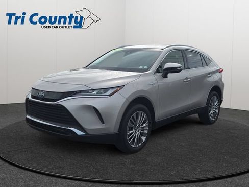 Certified 2021 Toyota Venza XLE w/ Softex Package AWD/4WD image 3