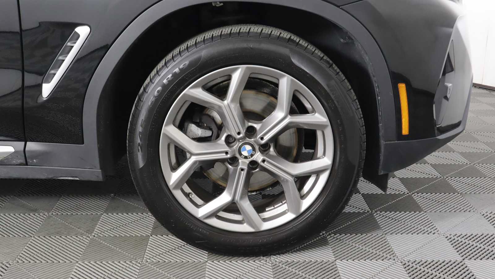 Used 2023 BMW X3 xDrive30i w/ Premium Package w/ZPA AWD/4WD image 7