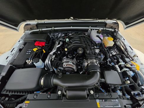 New 2026 Jeep Wrangler Unlimited Sahara AWD/4WD image 30