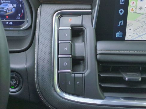 Used 2024 Chevrolet Tahoe Premier w/ Premium Package image 27