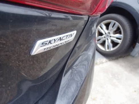 Used 2018 MAZDA MAZDA3 Touring image 17