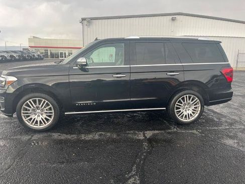 Certified 2022 Ford Expedition Platinum AWD/4WD image 3