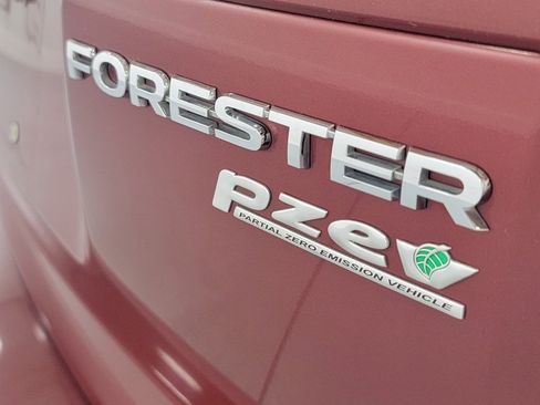 Used 2017 Subaru Forester 2.5i Premium image 9