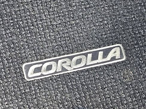 Certified 2018 Toyota Corolla XLE FWD image 28