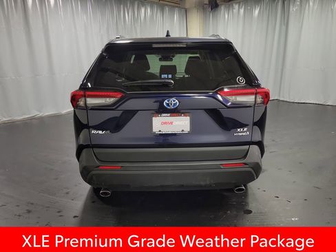 Used 2023 Toyota RAV4 XLE Premium AWD/4WD image 7